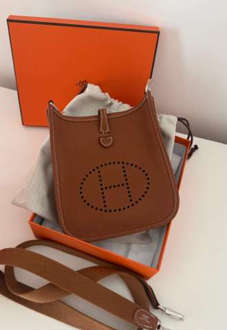 https://www.vipluxury.sk/Hermes mini Evelyne 16