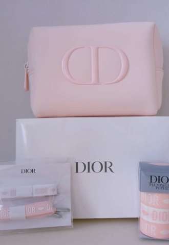 https://www.vipluxury.sk/Dior kozmetická taška