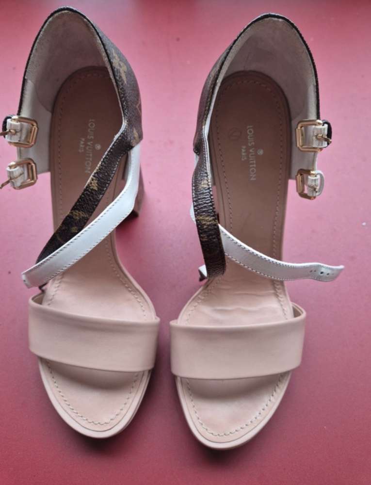 Louis Vuitton sandalky