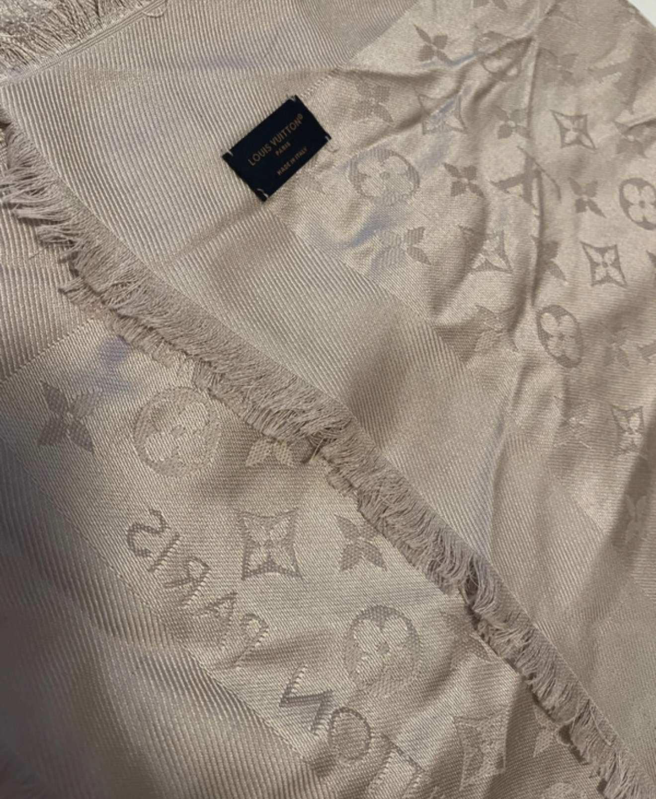 Louis Vuitton šál
