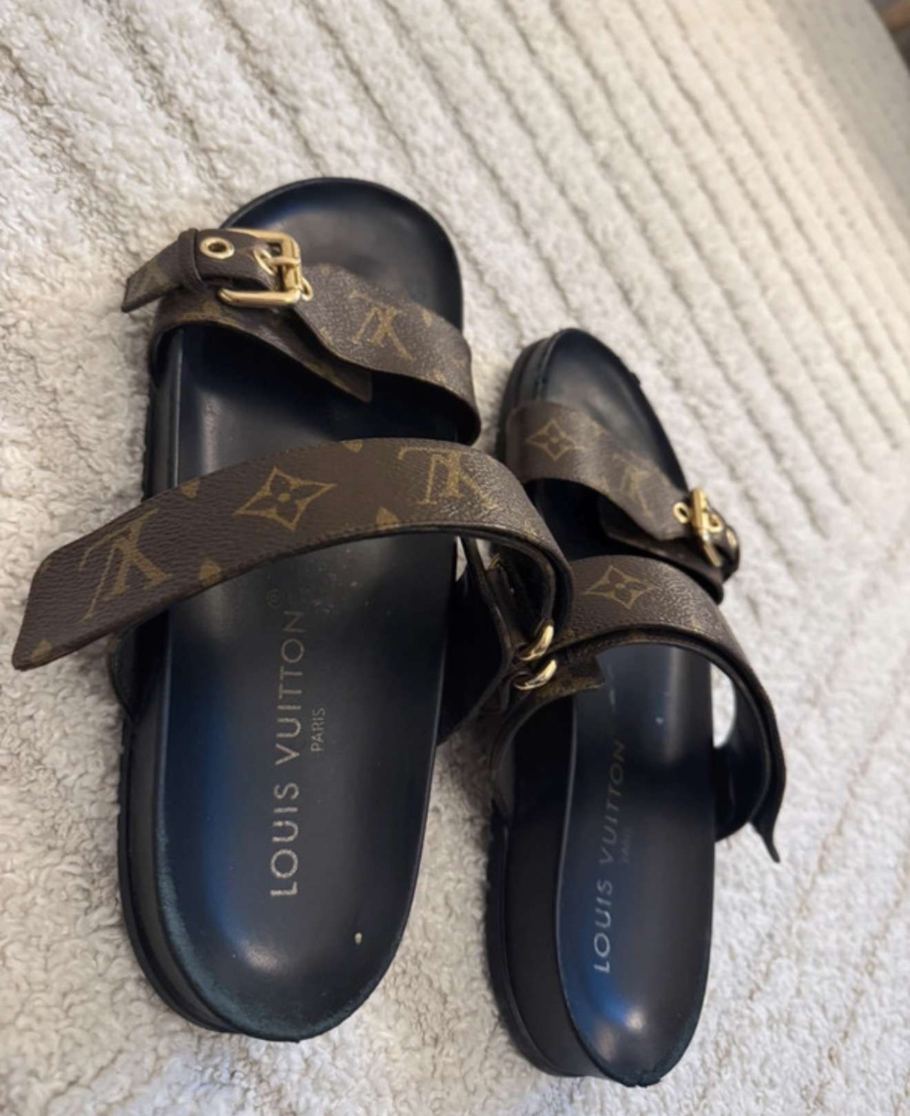 Louis Vuitton sandalky