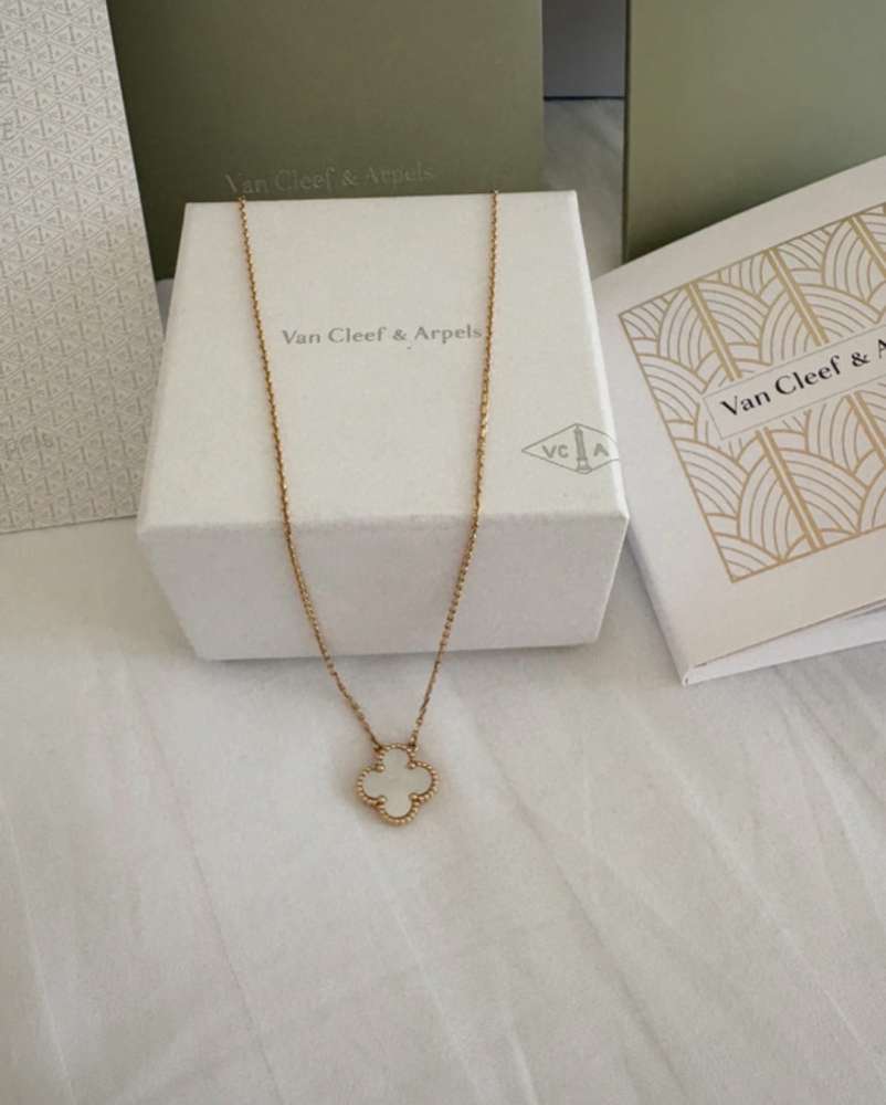 Van Cleef arpels nahrdelnik