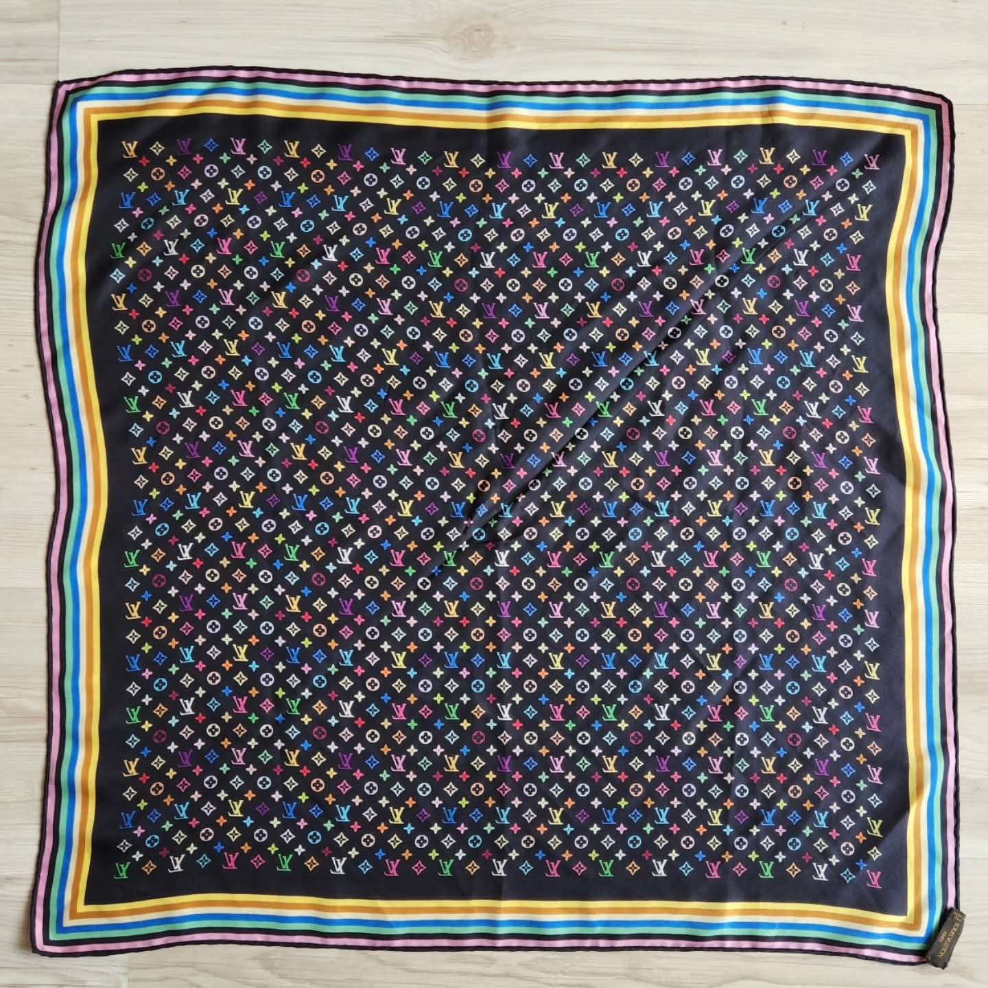 Louis Vuitton Foulard