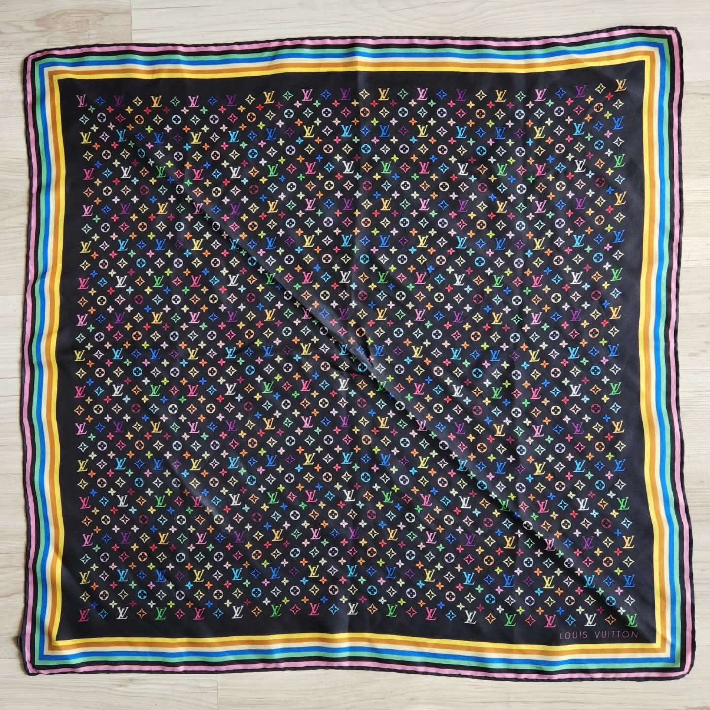 Louis Vuitton Foulard