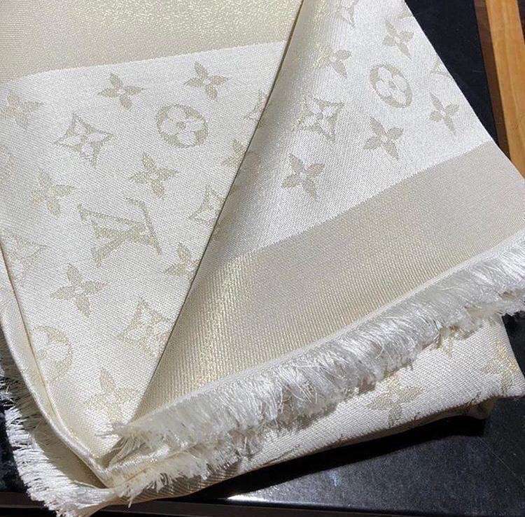 PREKRÁSNY LOUIS VUITTON SHAWL