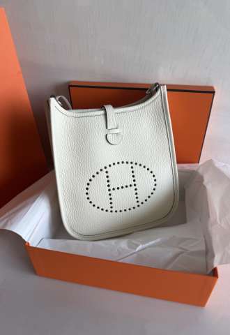 https://www.vipluxury.sk/Hermés Evelyne 16