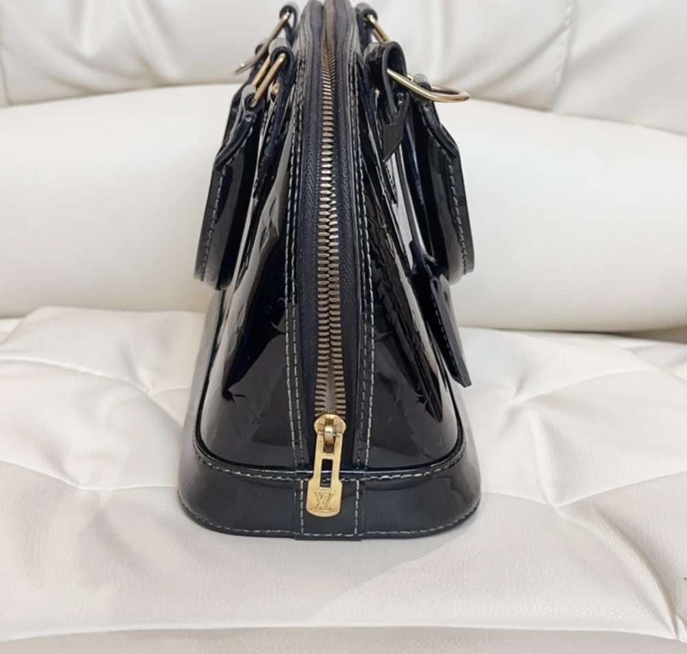 Louis Vuitton Alma bb