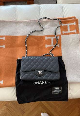 https://www.vipluxury.sk/Chanel Jumbo flap bag