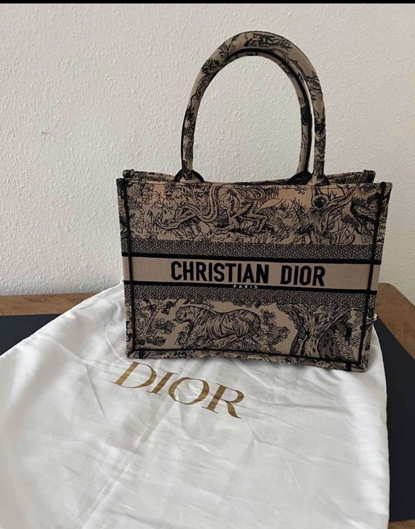 Dior tote médium