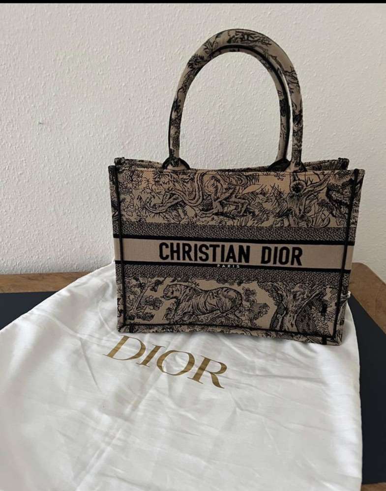 Dior tote médium