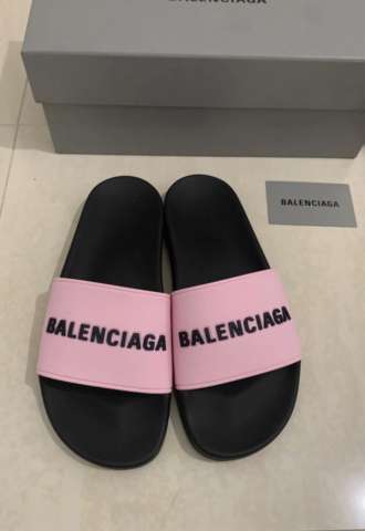 https://www.vipluxury.sk/Balenciaga šľapky