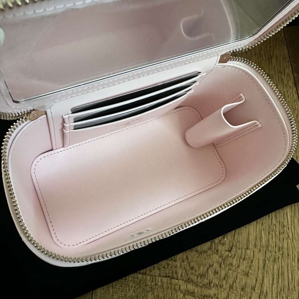 Chanel vanity case ružová