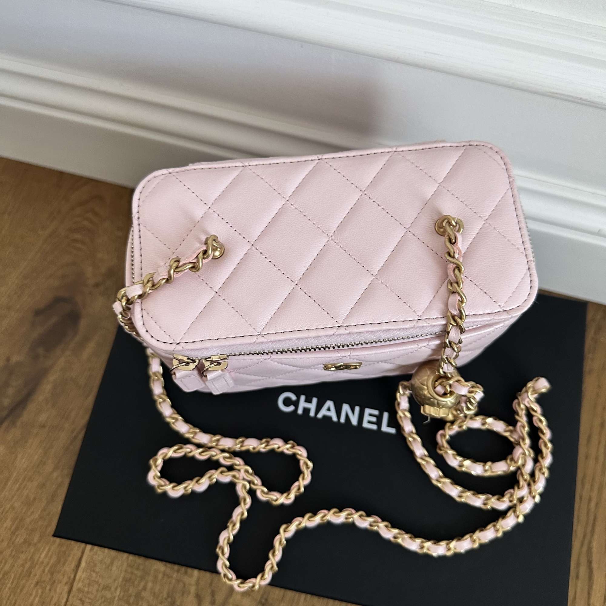 Chanel vanity case ružová