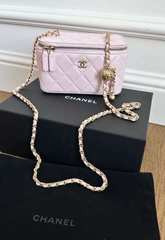 https://www.vipluxury.sk/Chanel vanity case ružová