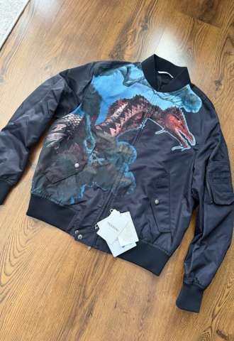 https://www.vipluxury.sk/Valentino Garavani Bomber