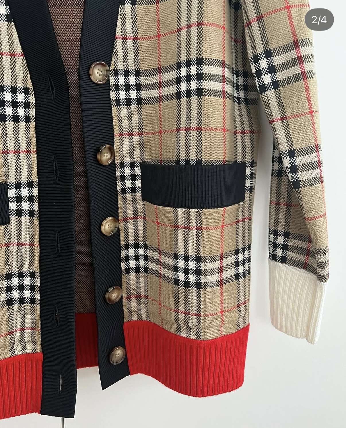 Burberry vlnený kabát/sveter dámsky