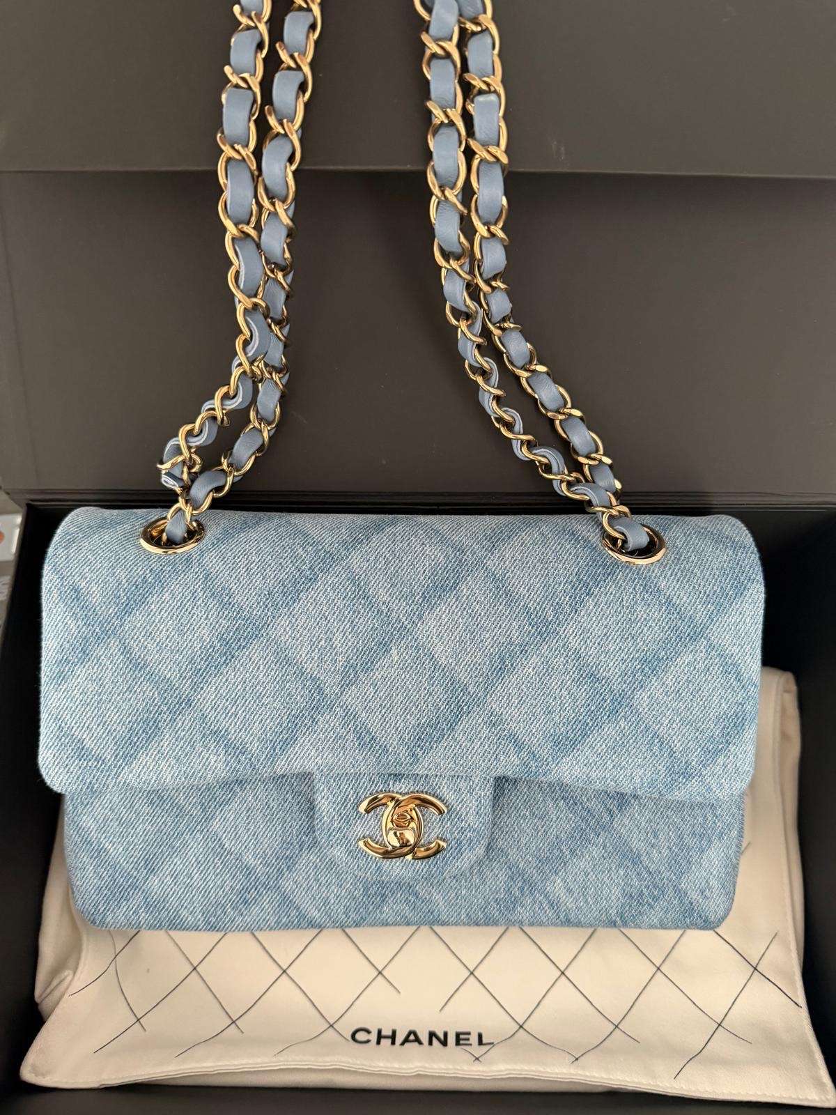 Chanel clasic medium