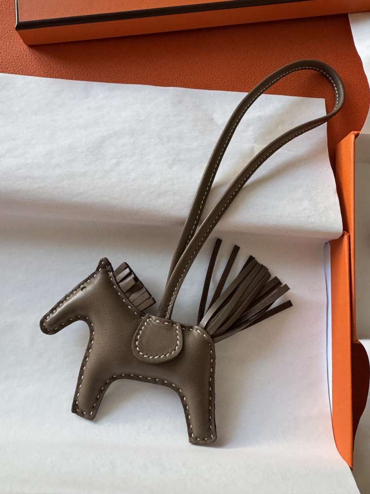 Hermes konik Rodeo Etoupe