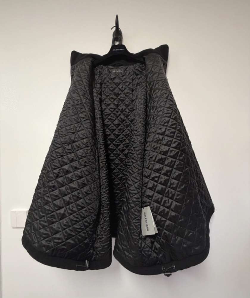 Balenciaga Bunda