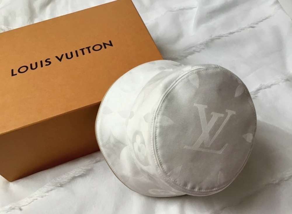 Louis Vuitton klobúk