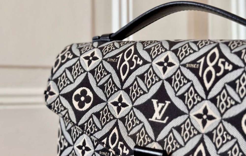 Louis Vuitton Metis kabelka