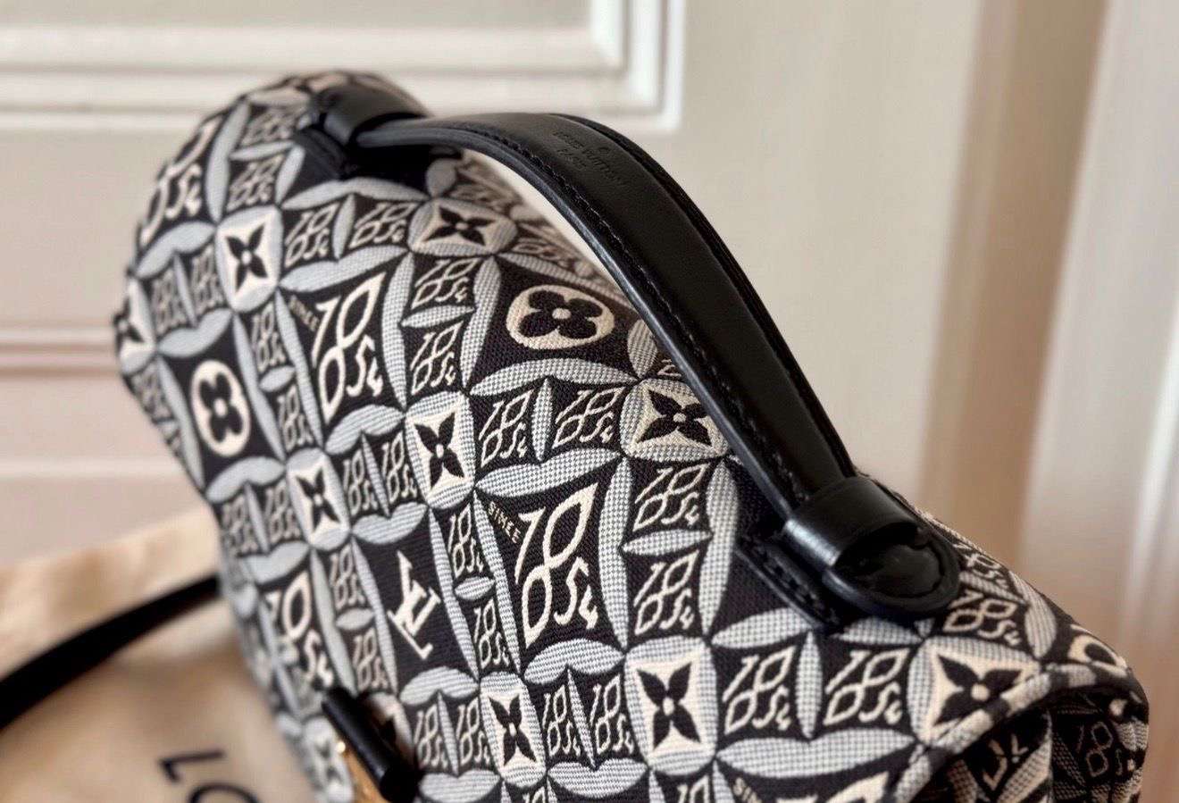 Louis Vuitton Metis kabelka