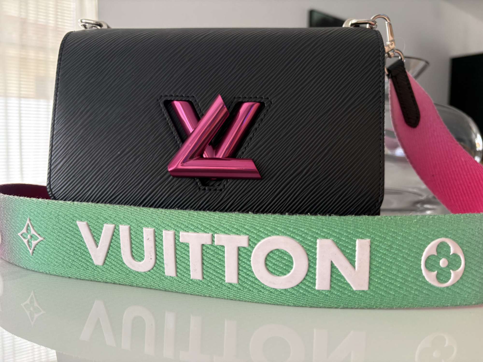 Louis Vuitton Twist Epi MM