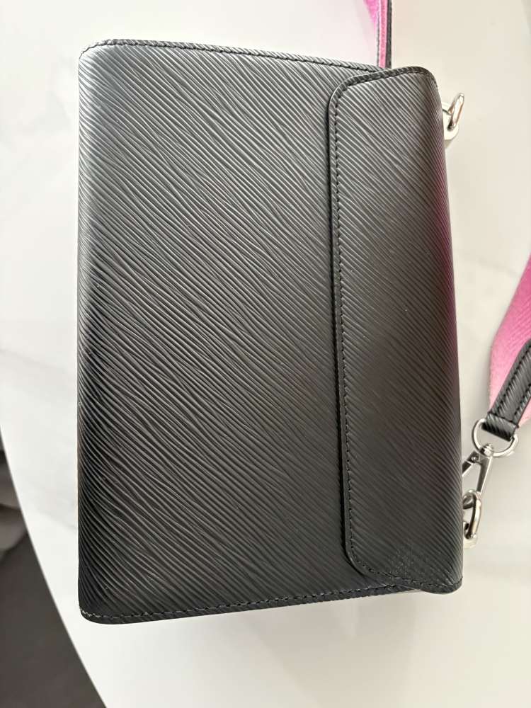 Louis Vuitton Twist Epi MM