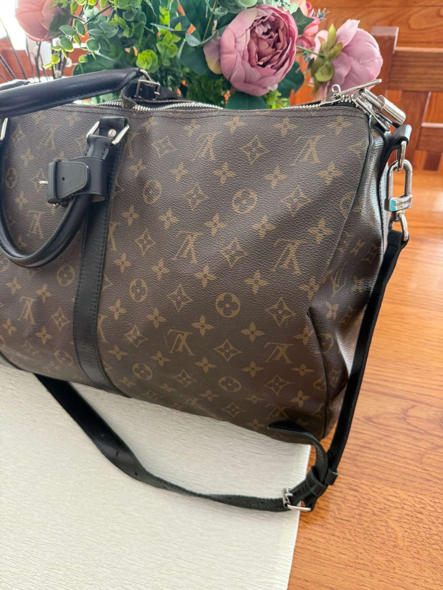 Louis Vuitton keepal