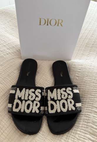https://www.vipluxury.sk/Pantofle Miss Dior