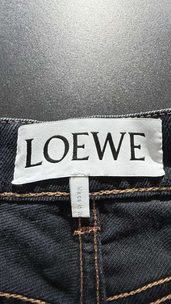 Rovné džínsy Loewe s vysokým pásom a koženými vreckami Anagram