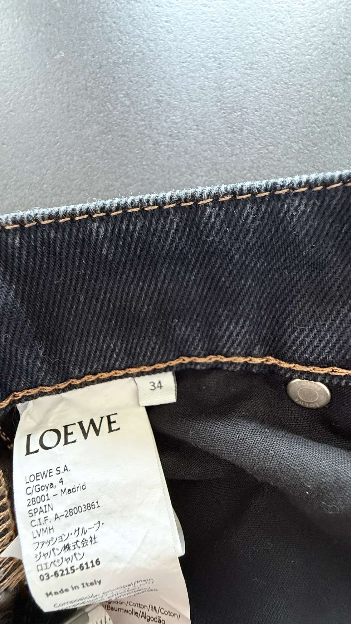 Rovné džínsy Loewe s vysokým pásom a koženými vreckami Anagram