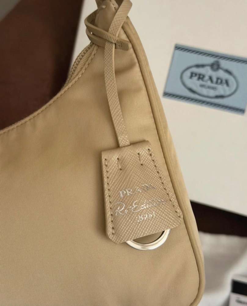 Prada Kabelka