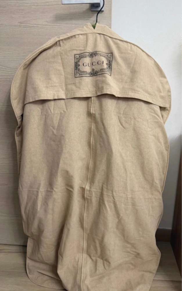 Gucci bunda