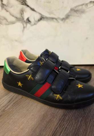 https://www.vipluxury.sk/Čierne tenisky Gucci Ace Bee