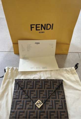 https://www.vipluxury.sk/Fendi clutch