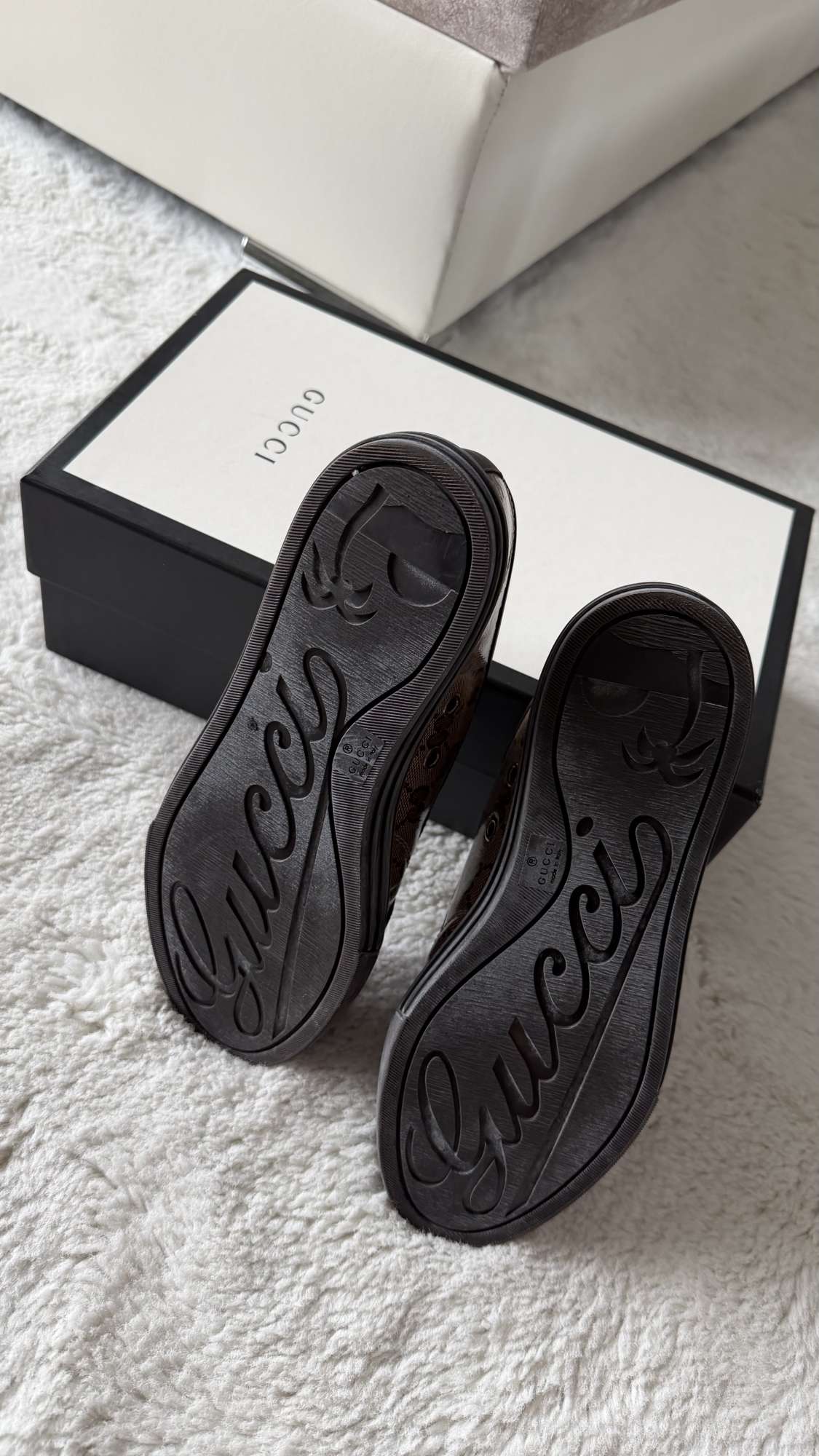 Dámske kožené tenisky Gucci GG Crystal, veľkosť 36 EUR