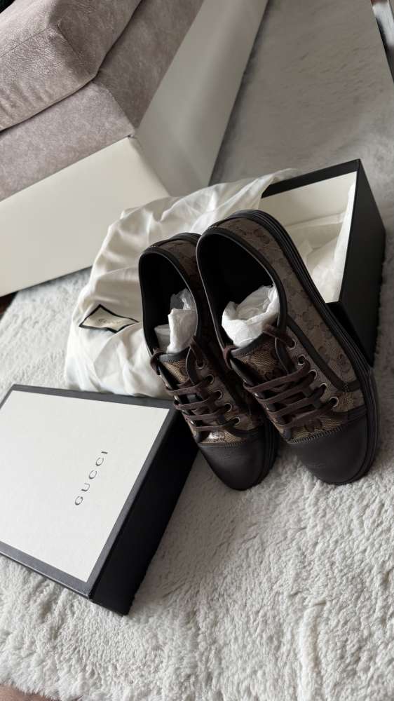 Dámske kožené tenisky Gucci GG Crystal, veľkosť 36 EUR