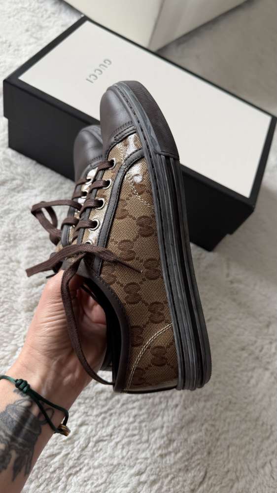 Dámske kožené tenisky Gucci GG Crystal, veľkosť 36 EUR