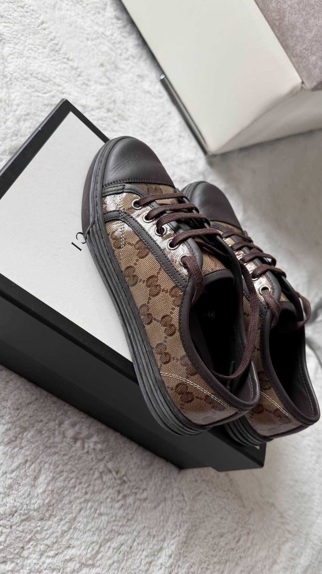 Dámske kožené tenisky Gucci GG Crystal, veľkosť 36 EUR