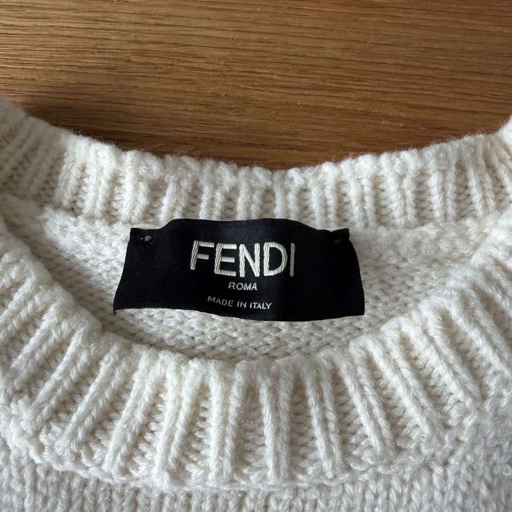 Fendi pánsky sveter