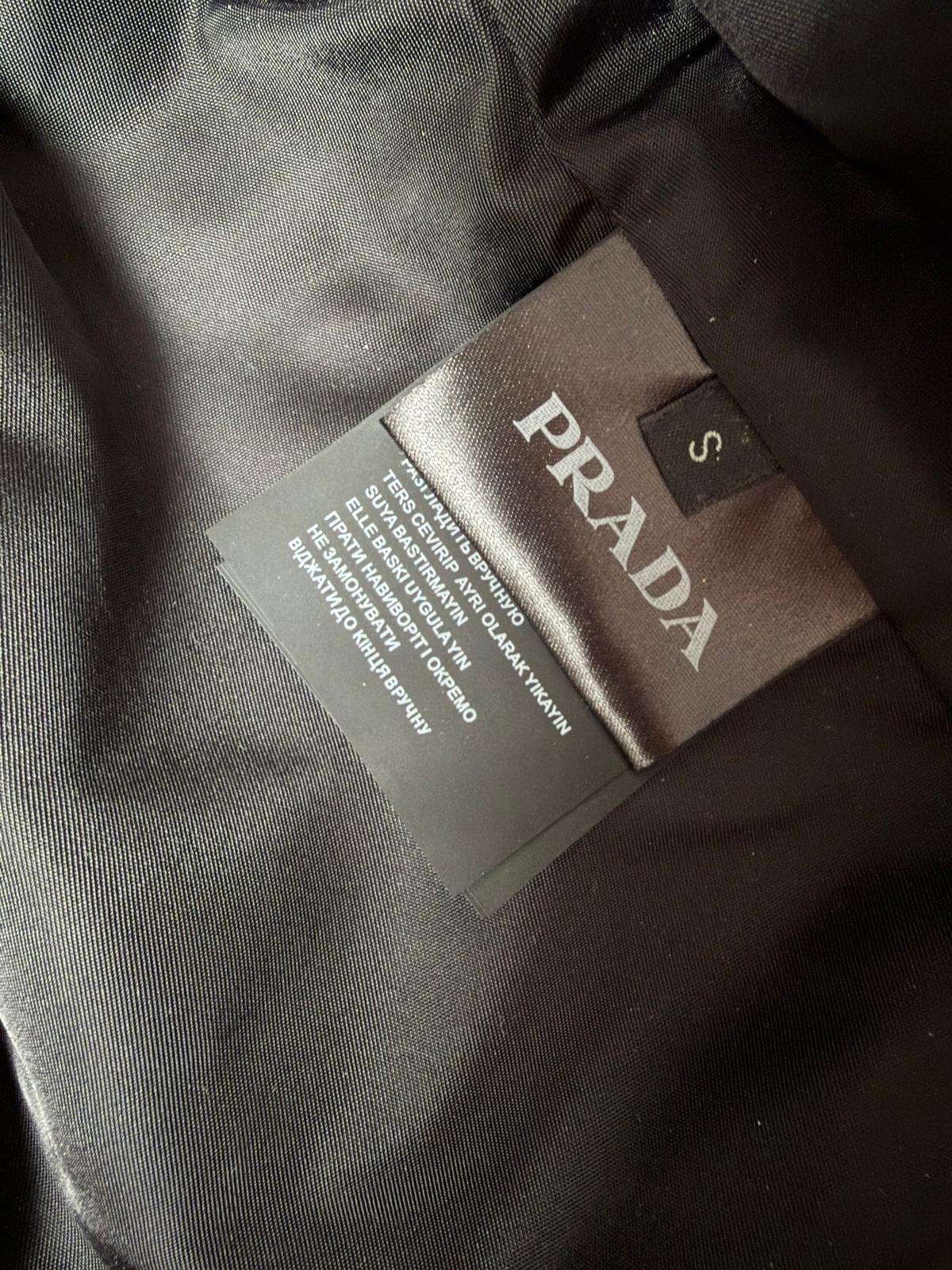 Prada nenosena prechodná Bunda s