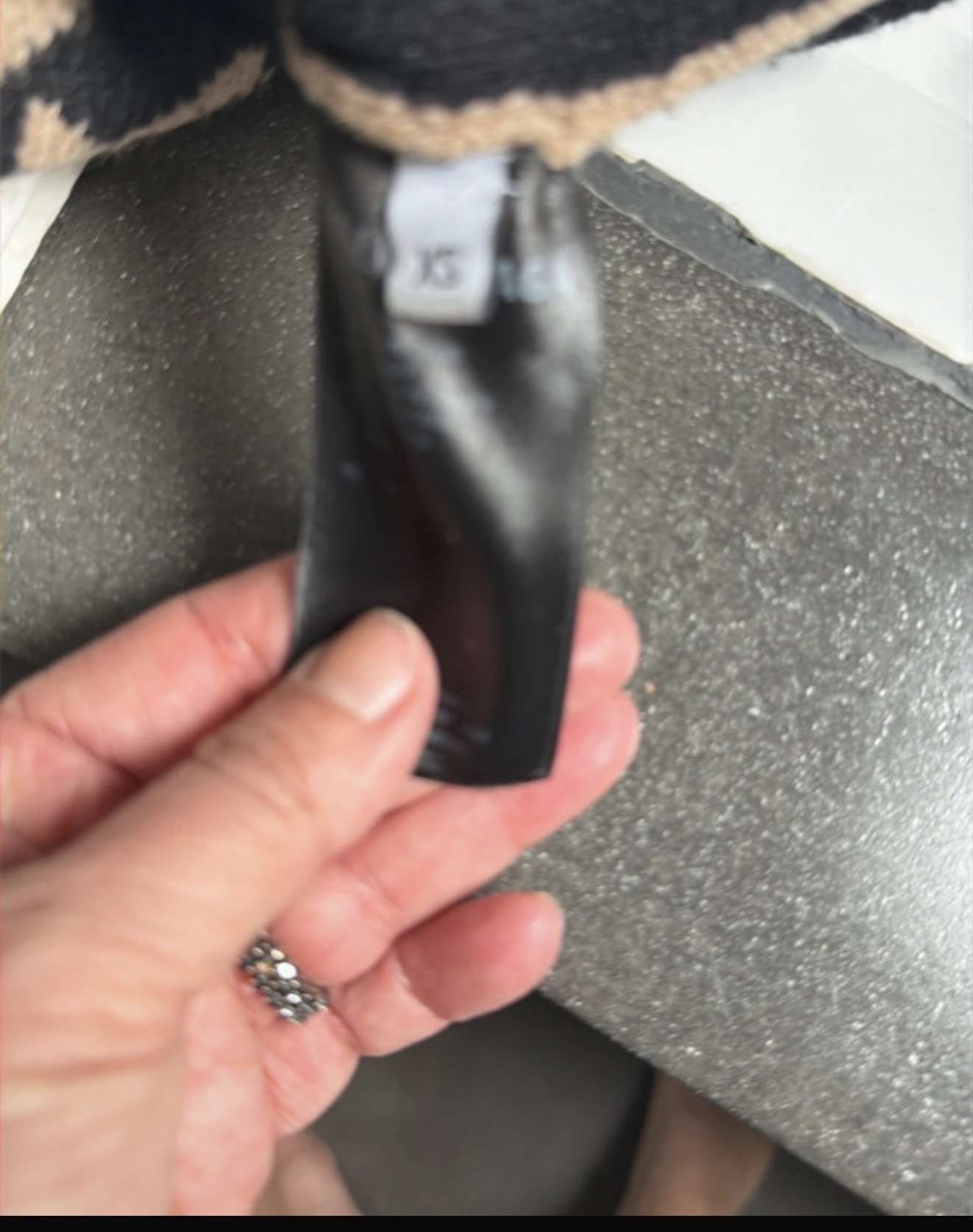 Balenciaga sveter