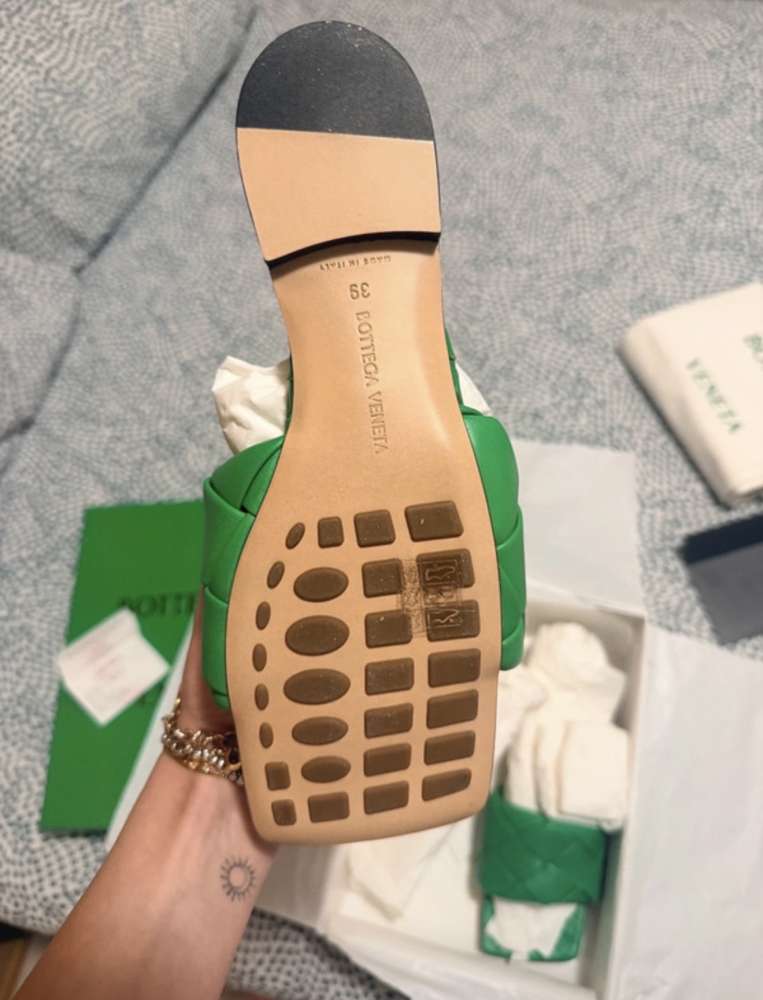 Bottega Veneta šľapky