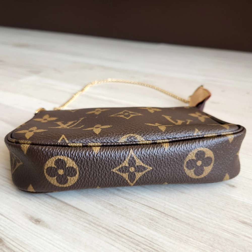 Louis Vuitton Mini Pochette