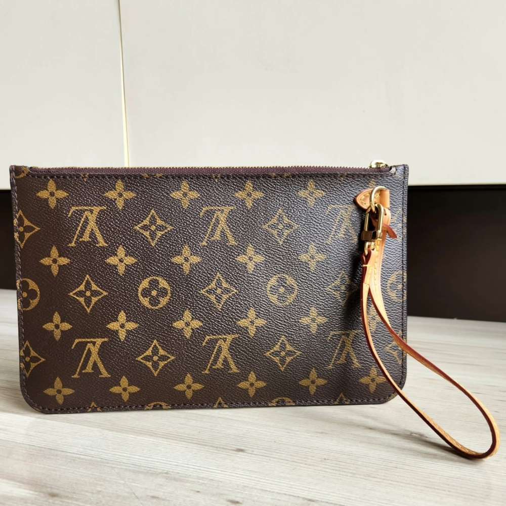 Louis Vuitton Pochette