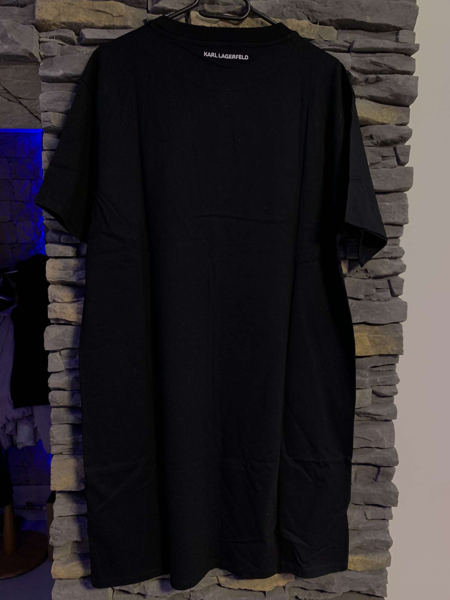 Karl Lagerfeld šaty