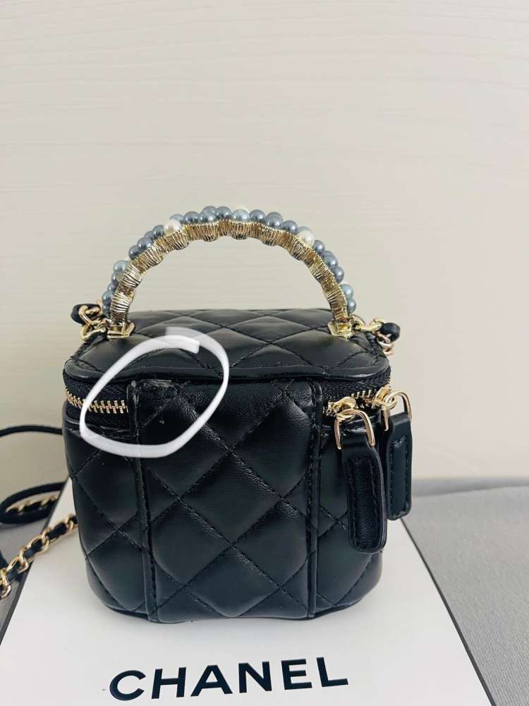 CHANEL BEAUTY KABELKA/KOZMETICKÝ KUFRÍK