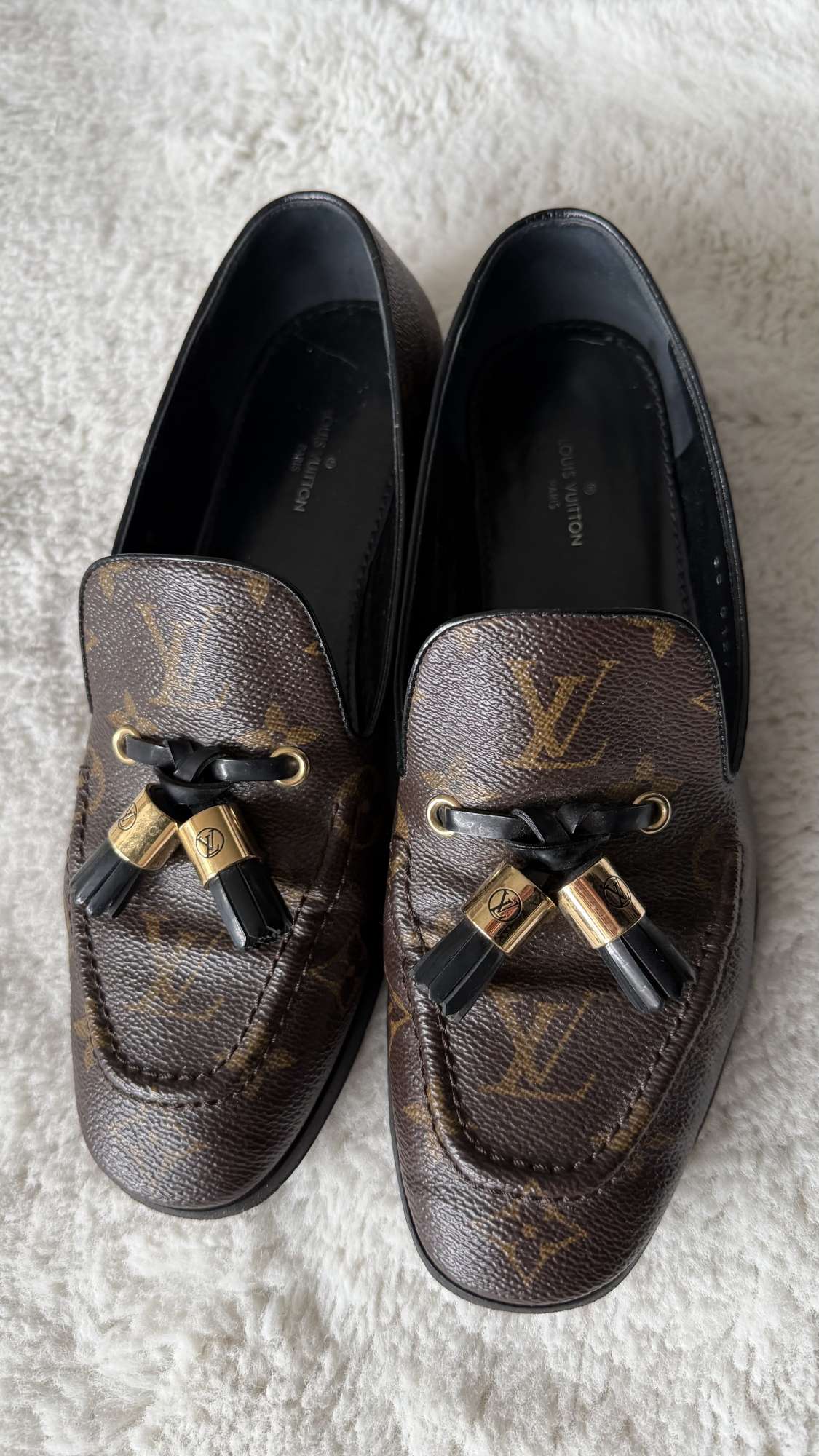 LOUIS VUITTON Plátené mokasíny s monogramovým vzorom, veľkosť 7/37,5