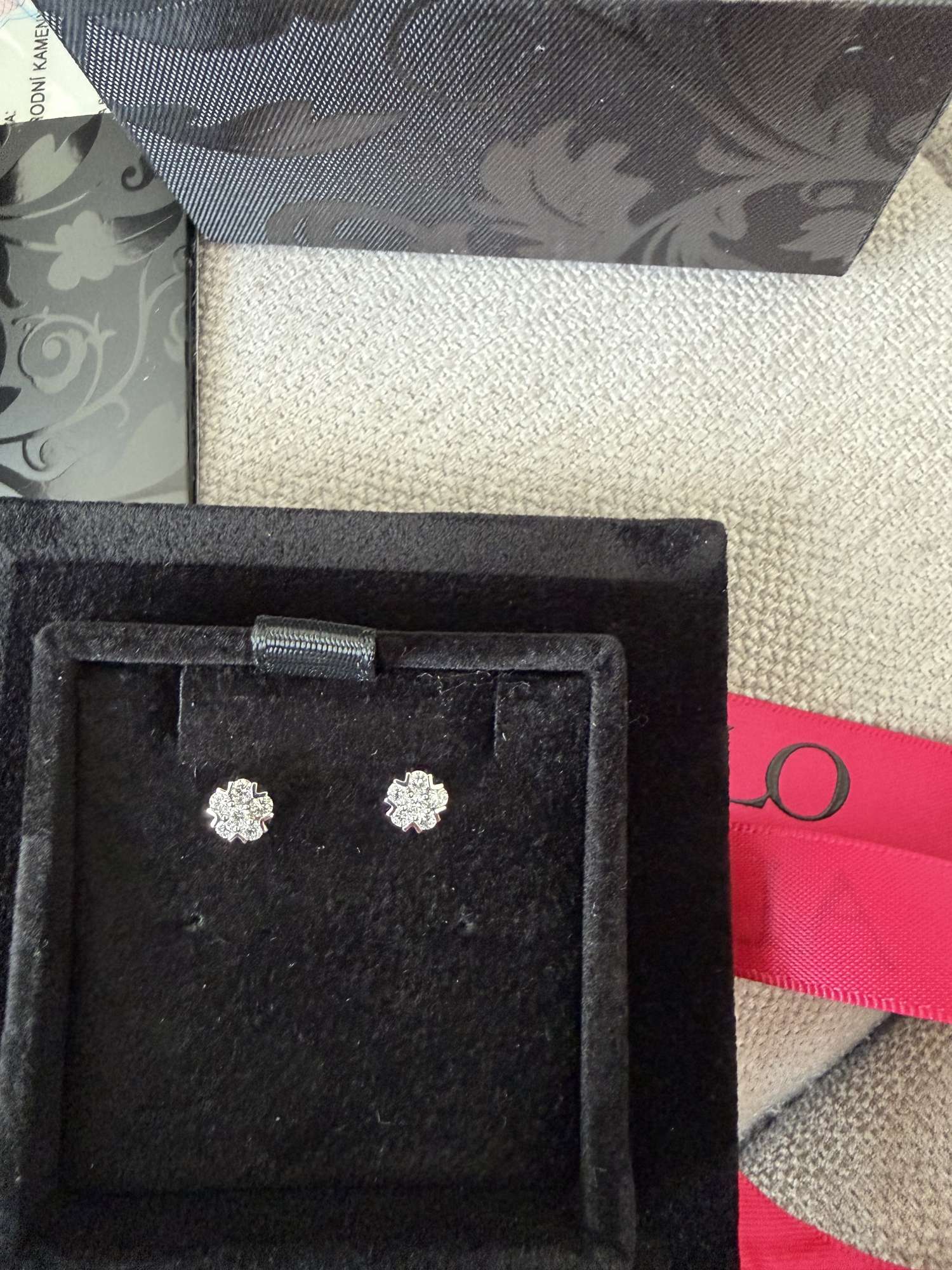 Alo diamonds nausnice